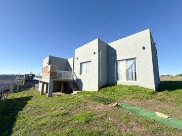 VENTA IMPORTANTE CASA ZONA LAGO DEL FUERTE TANDIL