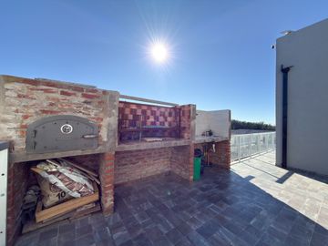 VENTA IMPORTANTE CASA ZONA LAGO DEL FUERTE TANDIL