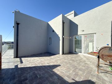 VENTA IMPORTANTE CASA ZONA LAGO DEL FUERTE TANDIL