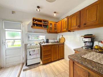 VENTA/PERMUTA CHALET CON DEPENDENCIA ZONA CERRITO