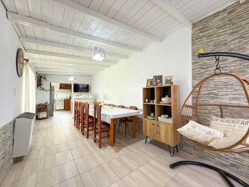 VENTA/PERMUTA CHALET CON DEPENDENCIA ZONA CERRITO