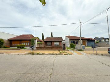 VENTA/PERMUTA CHALET CON DEPENDENCIA ZONA CERRITO