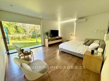 AMPLIA CASA CON JARDÍN Y PISCINA EN CONDOMINIO LOS BRAVOS
