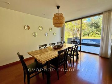 AMPLIA CASA CON JARDÍN Y PISCINA EN CONDOMINIO LOS BRAVOS