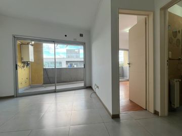 Departamento en alquiler en Bernal Oeste