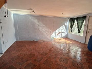 DETRÁS DE PIONEROS
