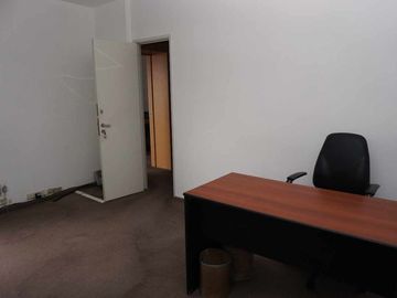 VENTA OFICINA EN LAVALLE 1900  ED MANIFOLD