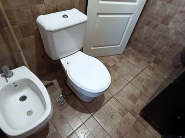 VENTA CASA 7 AMB. GONZALEZ CATAN