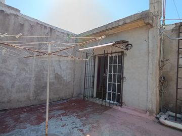 VENTA CASA 7 AMB. GONZALEZ CATAN