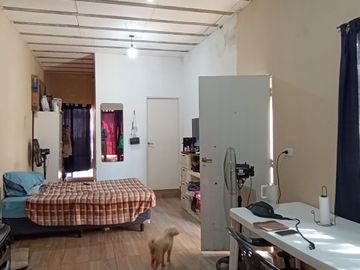 VENTA CASA 7 AMB. GONZALEZ CATAN