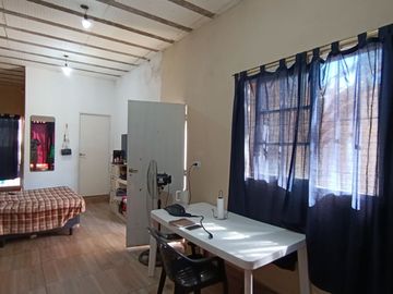 VENTA CASA 7 AMB. GONZALEZ CATAN