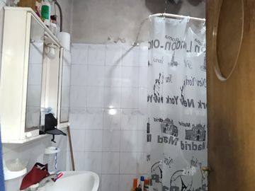 VENTA CASA 7 AMB. GONZALEZ CATAN