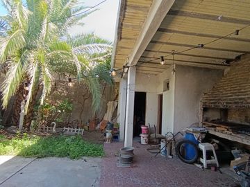 VENTA CASA 7 AMB. GONZALEZ CATAN