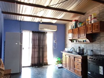 VENTA CASA 7 AMB. GONZALEZ CATAN
