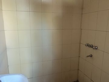 VENTA CASA 7 AMB. GONZALEZ CATAN