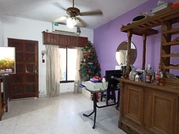 VENTA CASA 7 AMB. GONZALEZ CATAN