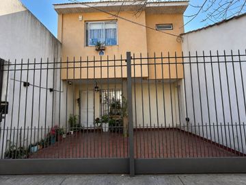 PH  2 AMBIENTES C PATIO VENTA LOMAS DE ZAMORA