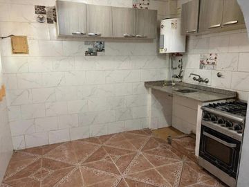 Venta 3 amb. tipo PH c/jardin/cochera en Flores