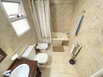 VENTA DEPARTAMENTO 3 AMBIENTES C/COCHERA Y BAULERA