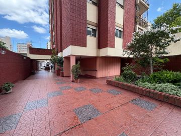 Depto 4 ambientes en venta - Caseros - Balcón