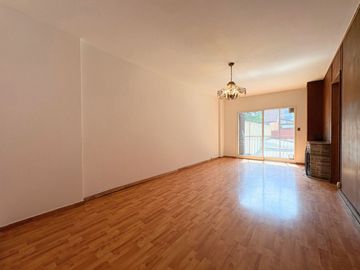 Depto 4 ambientes en venta - Caseros - Balcón