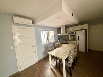 VENTA CASA 4 AMBIENTES C/COCHERA EN LLAVALLOL