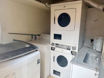 VENTA CASA 4 AMBIENTES C/COCHERA EN LLAVALLOL