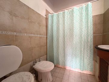 VENTA CASA MULTIFAMILIAR 5 AMBIENTES I. CASANOVA