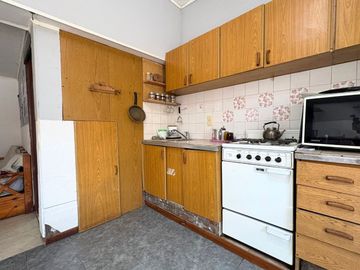 VENTA CASA MULTIFAMILIAR 5 AMBIENTES I. CASANOVA