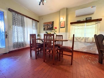 VENTA CASA MULTIFAMILIAR 5 AMBIENTES I. CASANOVA