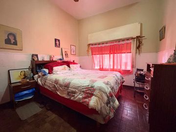 VENTA CASA MULTIFAMILIAR 5 AMBIENTES I. CASANOVA
