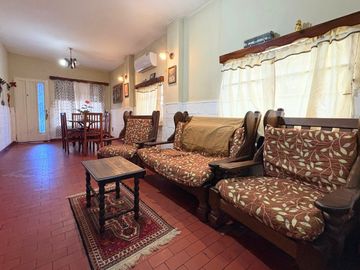 VENTA CASA MULTIFAMILIAR 5 AMBIENTES I. CASANOVA