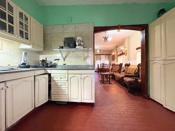 VENTA CASA MULTIFAMILIAR 5 AMBIENTES I. CASANOVA