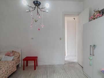 VENTA CASA 5 AMB C/ LOCAL Y 2 TERRAZAS, EN FLORES!