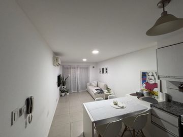 ALQUILER DEPARTAMENTO 2 AMB CON BALCON Y COCHERA