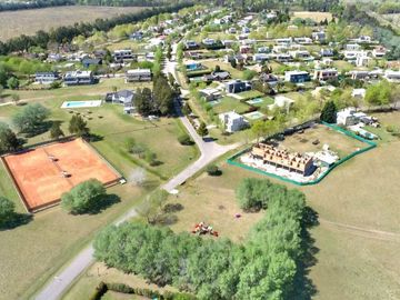 VENTA LOTE 700M2 CENTRAL COUNTRY CARDALES VILLAGE