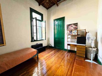 VENTA CASA 4 AMBIENTES TERRAZA PROPIA FLORES