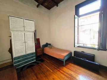 VENTA CASA 4 AMBIENTES TERRAZA PROPIA FLORES
