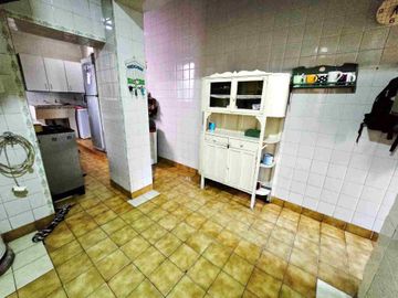 VENTA CASA 4 AMBIENTES TERRAZA PROPIA FLORES