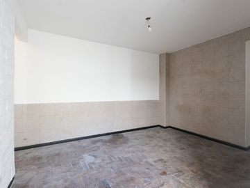 VENTA 3 AMB. CON PATIO , SAN CRISTOBAL