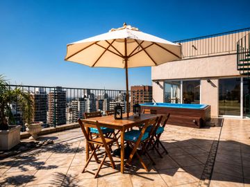 Penthouse Belgrano 3 plantas Terraza y vista rio