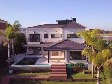 ALQUILER IMPONENTE CASA AMOBLADA EL YACHT NORDELTA