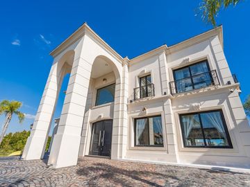 ALQUILER IMPONENTE CASA AMOBLADA EL YACHT NORDELTA