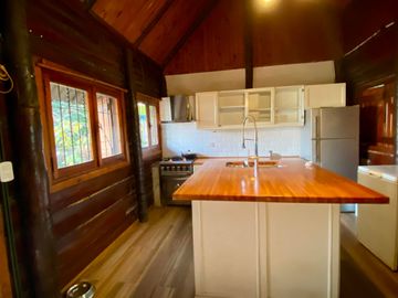 VENTA DE ENORME PROPIEDAD TIPO CABAÑA EN LAFERRERE