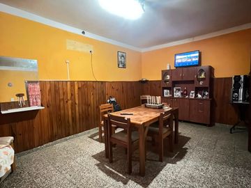 CASA EN VENTA 3 DORMITORIOS-BARRIO ACINDAR