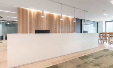 Oficina grande en alquiler – Regus Santiago, Santa Maria - Vitacura {{city}}