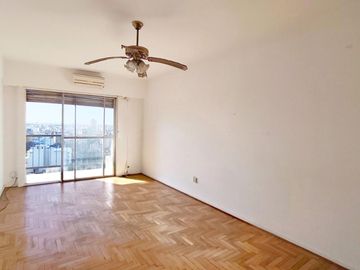 DEPARTAMENTO 3 AMBIENTES BALCON FLORES A CREDITO