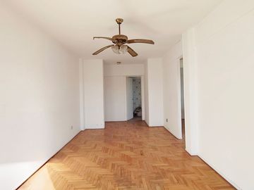 DEPARTAMENTO 3 AMBIENTES BALCON FLORES A CREDITO