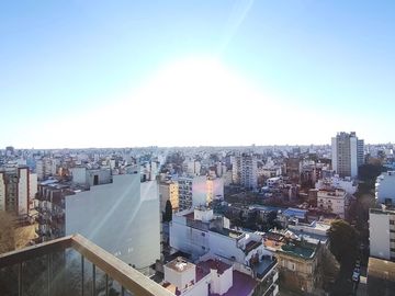 DEPARTAMENTO 3 AMBIENTES BALCON FLORES A CREDITO