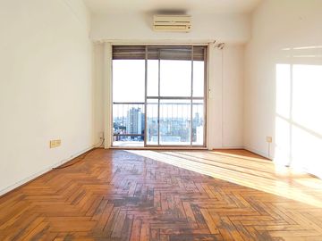 DEPARTAMENTO 3 AMBIENTES BALCON FLORES A CREDITO